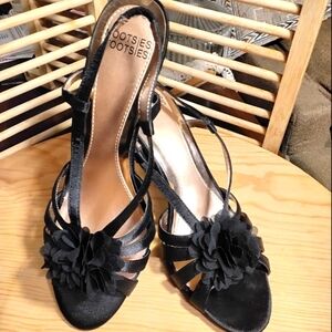 MOOTSIES TOOTSIES BLACK FLOWER Accent SATIN SANDALS HEELS Women’s SIZE 8M